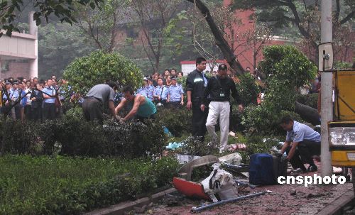 公交車墜橋29死 重慶開始全面整頓公交運營秩序