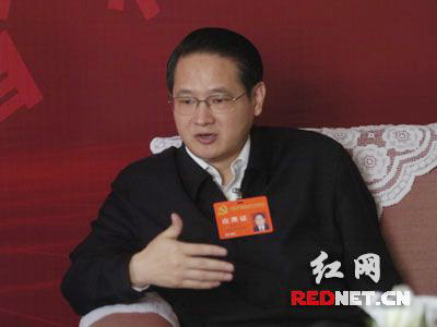 湖南省第九次党代会代表,岳阳市委书记易炼红做客党代会红网,潇湘晨报