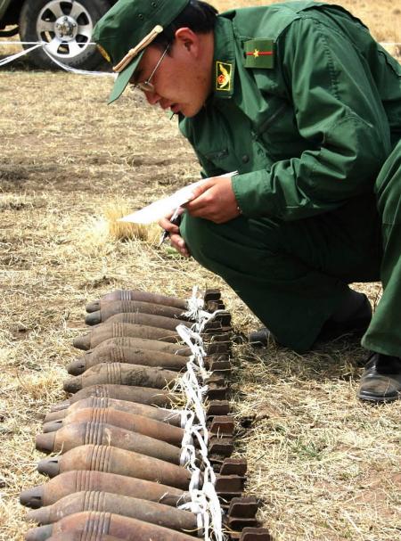 圖文內蒙古錫林郭勒盟發現二戰期間遺留炮彈3