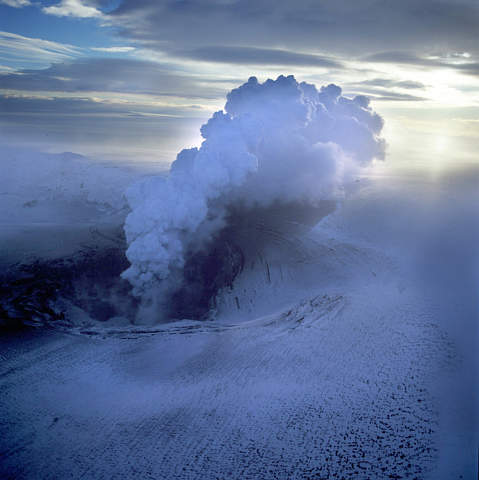 图文:冰岛火山喷发