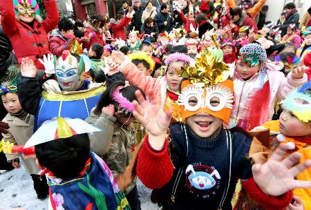 組圖:雪地化妝舞會迎新年