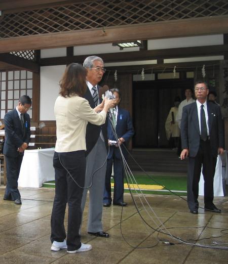 组图:日本一些政要公开参拜靖国神社