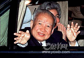 上点年纪的中国人对柬埔寨的诺罗敦·西哈努克亲王及夫人莫尼克