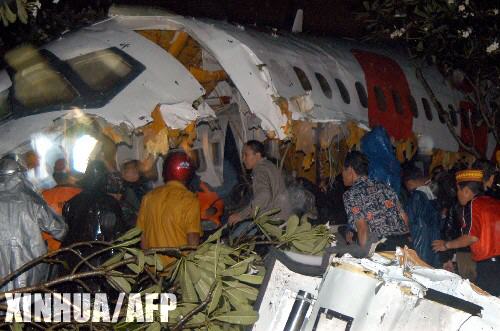 印尼航空152号航班空难图片