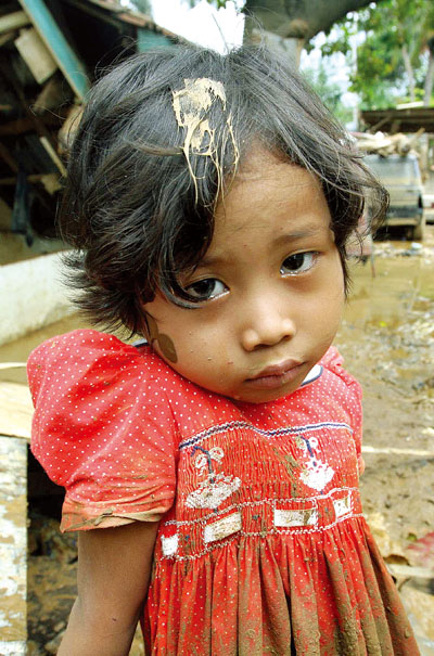 印度贫民窟小女孩图片