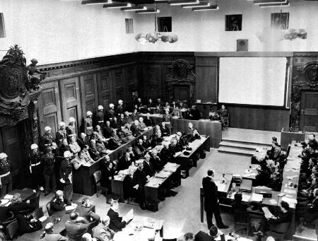 图文:纽伦堡审判60周年(1)