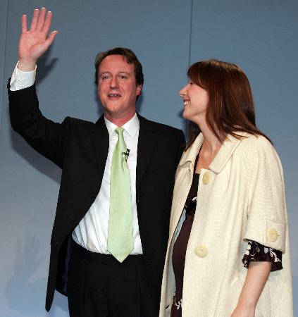 图文:戴维·卡梅伦当选英国保守党新领袖(2)