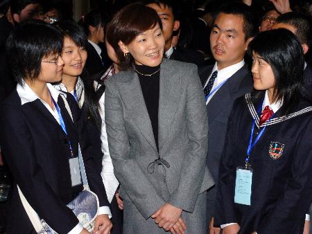 圖文:日本首相夫人歡迎中國高中生