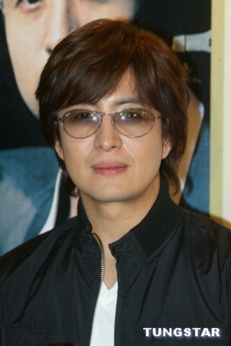 图文裴勇俊挑情宝鉴举行慈善首映26