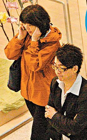 与女导演结束同居小龙女陈玉莲出山泡嫩男图