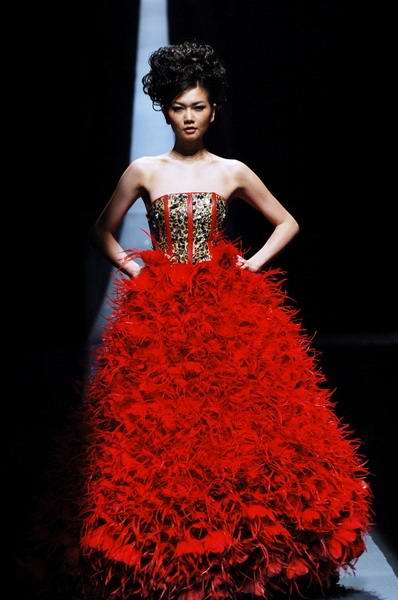 姜培琳2004国际时装周图片