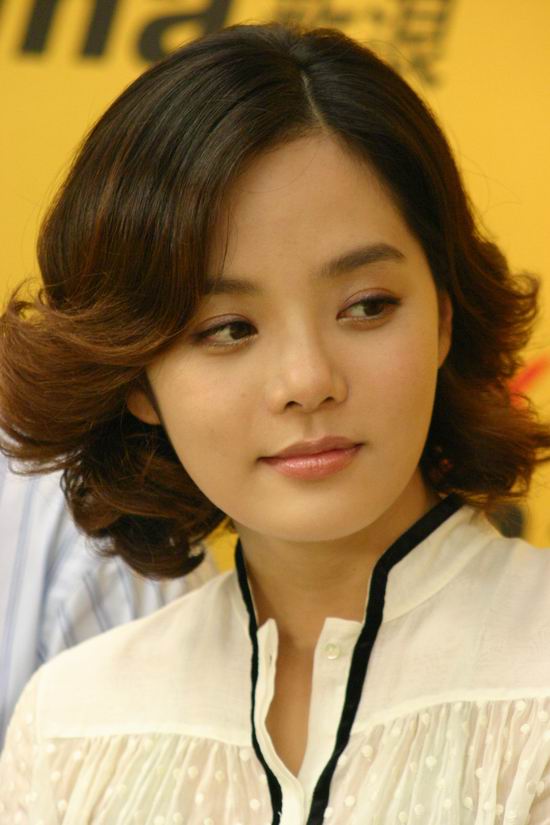 图文韩国影星蔡琳作客新浪性感成熟