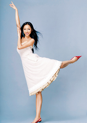 从大红灯笼变身莎翁女人 侯宏澜艺术节上跳现代芭蕾