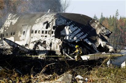 一架波音747货机在加拿大坠毁至少6人遇难图