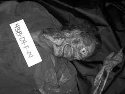 11月19日辨认费卢杰死者的照片b美军方拍摄于2004年11月19日辨认