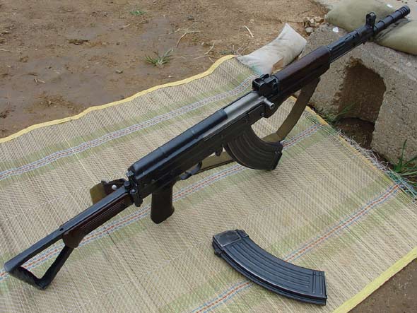 解放军现役自动步枪图片