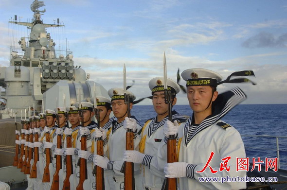 中国海军出访编队返回青岛行程两万海里(组图)