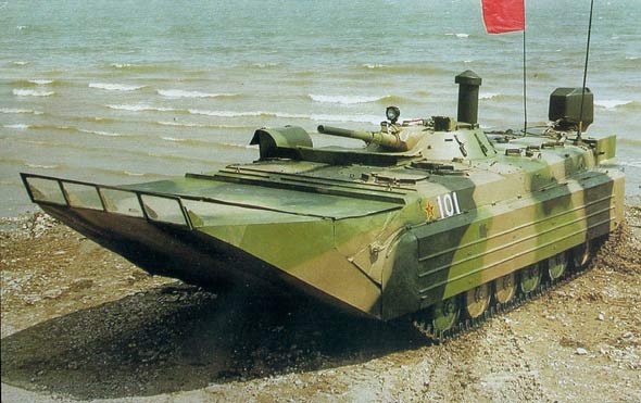 中国现役履带式装甲车图片