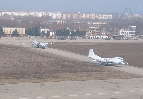 常州机场军用飞机图片