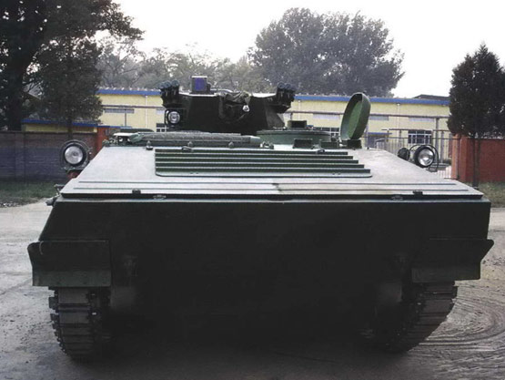 中国推出新型外贸履带式装甲输送车(组图)