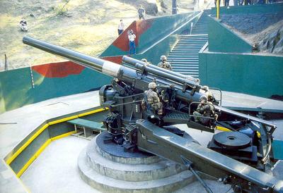 马祖南竿岛的240毫米榴弹炮,该型火炮是 台湾陆军所装备的各种火炮中