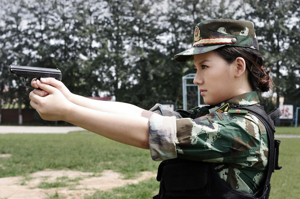 武警女学员图片