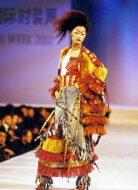 2002年中国时装周录像图片