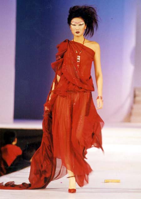 2002年中国时装周录像图片