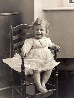 伊丽莎白女王小时候图片