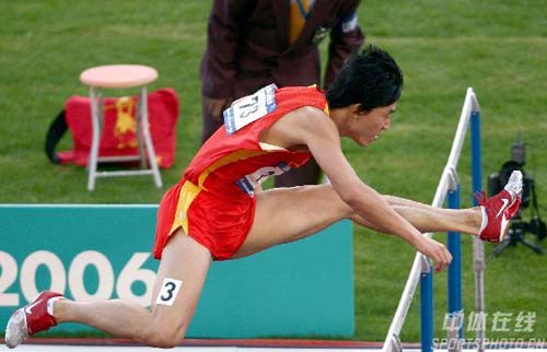 图文刘翔110米栏夺冠破亚运记录飞人跨栏瞬间