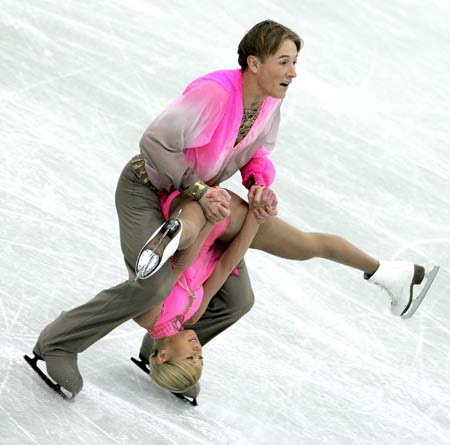 双人花样滑冰尴尬瞬间图片