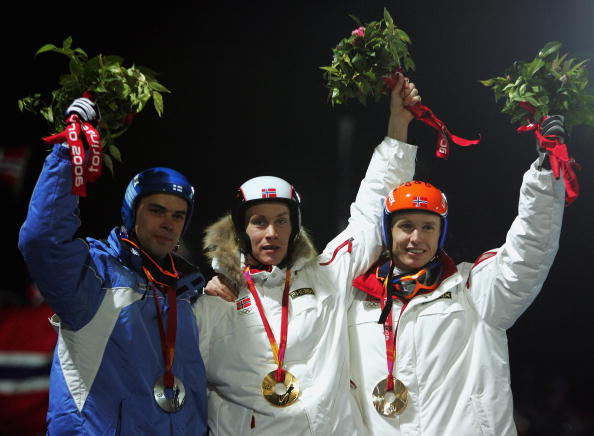 冬奥会冠军颁奖图片图片