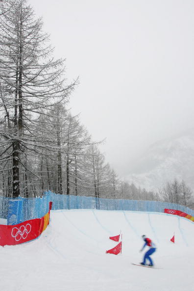 圖文冬奧男子單板滑雪越野賽松樹看護賽道