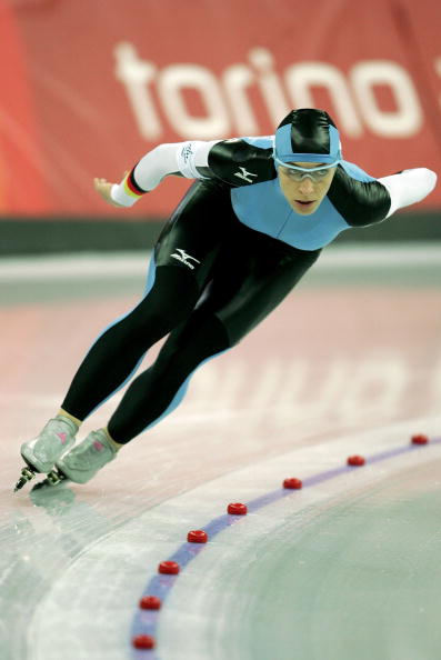 都灵2月22日消息,冬奥会速滑女子1500米结束,加拿大老将克拉森获得