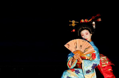 图文多哈亚运会开幕式表演日本舞蹈赏心悦目