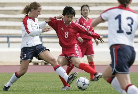 图文[阿尔加夫杯]中国vs挪威 施萌雨要戏耍对手_国内足坛-女足_nike